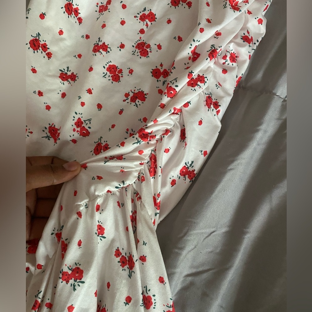 WHITE & RED SUMMER DRESS ❤️🤍 - Picture 4 of 7